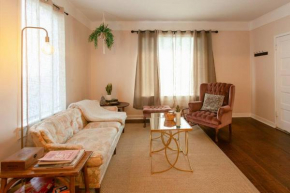 Classic & Cozy Apartments - Parking & Close To Dw
